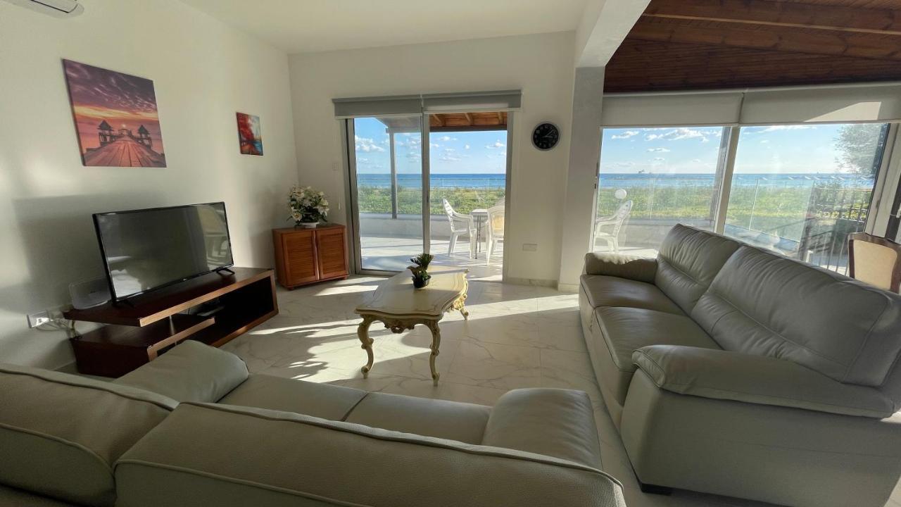 Beachfront Villa - Dasaki Larnaca Dış mekan fotoğraf